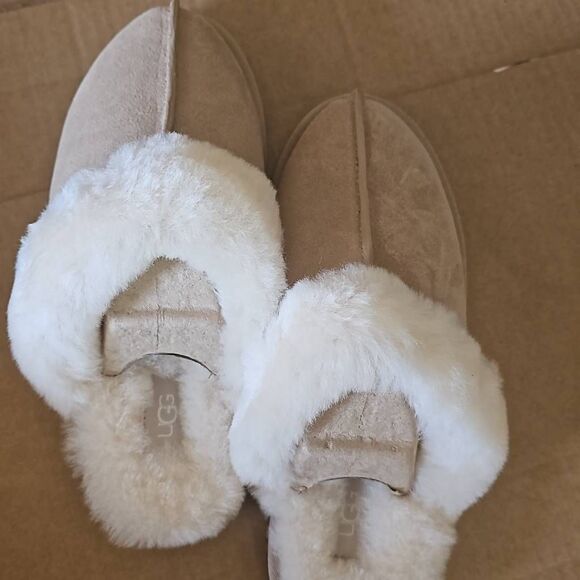 UGG Australia Scuffette II Slipper for Women. Sand size 9 New with original box - Picture 10 of 11
